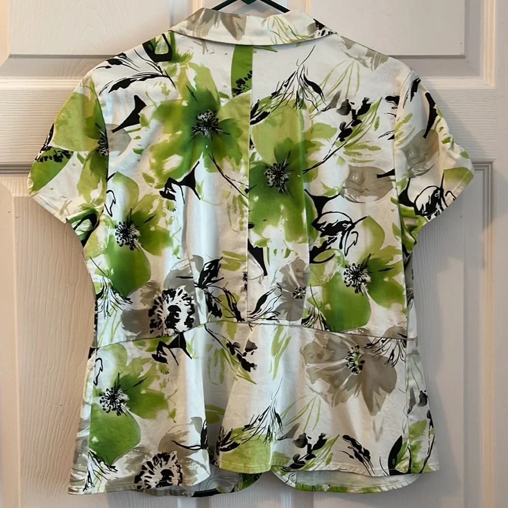 Cato XL Green and Gray floral blouse - Picture 2 of 5